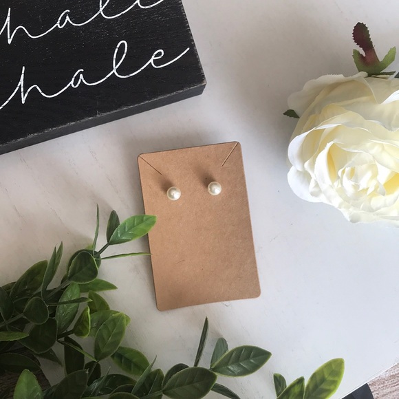 Jewelry - ✨Imitation Pearl (10mm) Stud Earrings